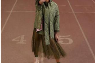 2025年INSPIRED BY REDVALENTINO：LARISSA IAPICHINO 演绎激情飞跃
